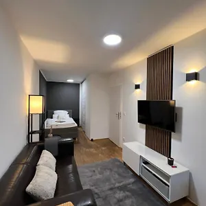 https://apt-medienhafen-direkt-am-zentrum.topcolognehotels.com